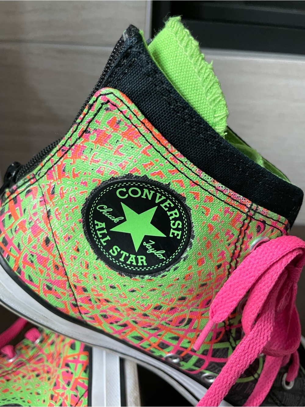 Converse All Star Neon Retro High Top Sneaker Youth 5 or Women 6.5 - Picture 2 of 11